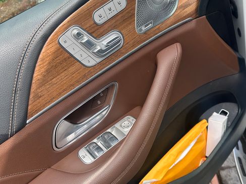 Used 2025 Mercedes-Benz GLE 450 4MATIC Coupe image 5