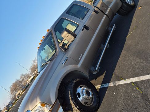 Used 2006 Ford F350 Lariat image 1