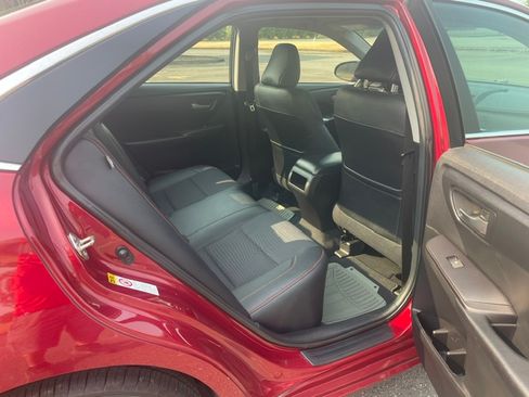 Used 2015 Toyota Camry SE FWD image 12