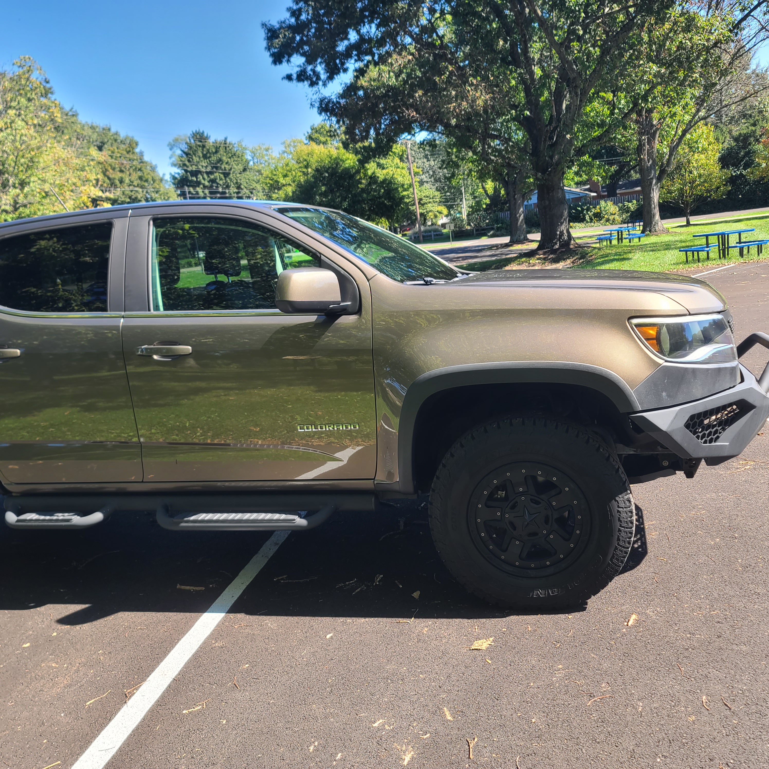 Used 2017 Chevrolet Colorado LT w/ LT Convenience Package AWD/4WD image 8