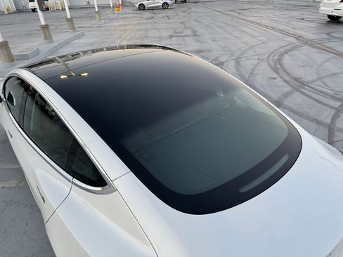 Used 2020 Tesla Model 3 Standard Range Plus RWD image 16