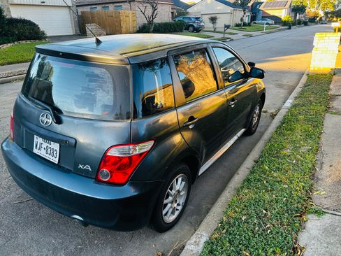 Used 2006 Scion xA Hatchback 4D image 8