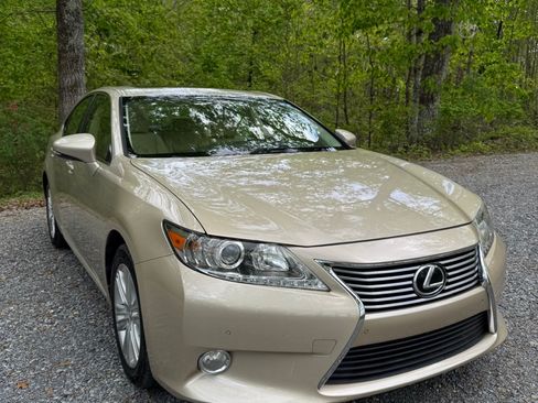 Used 2015 Lexus ES 350 w/ Premium Package FWD image 6