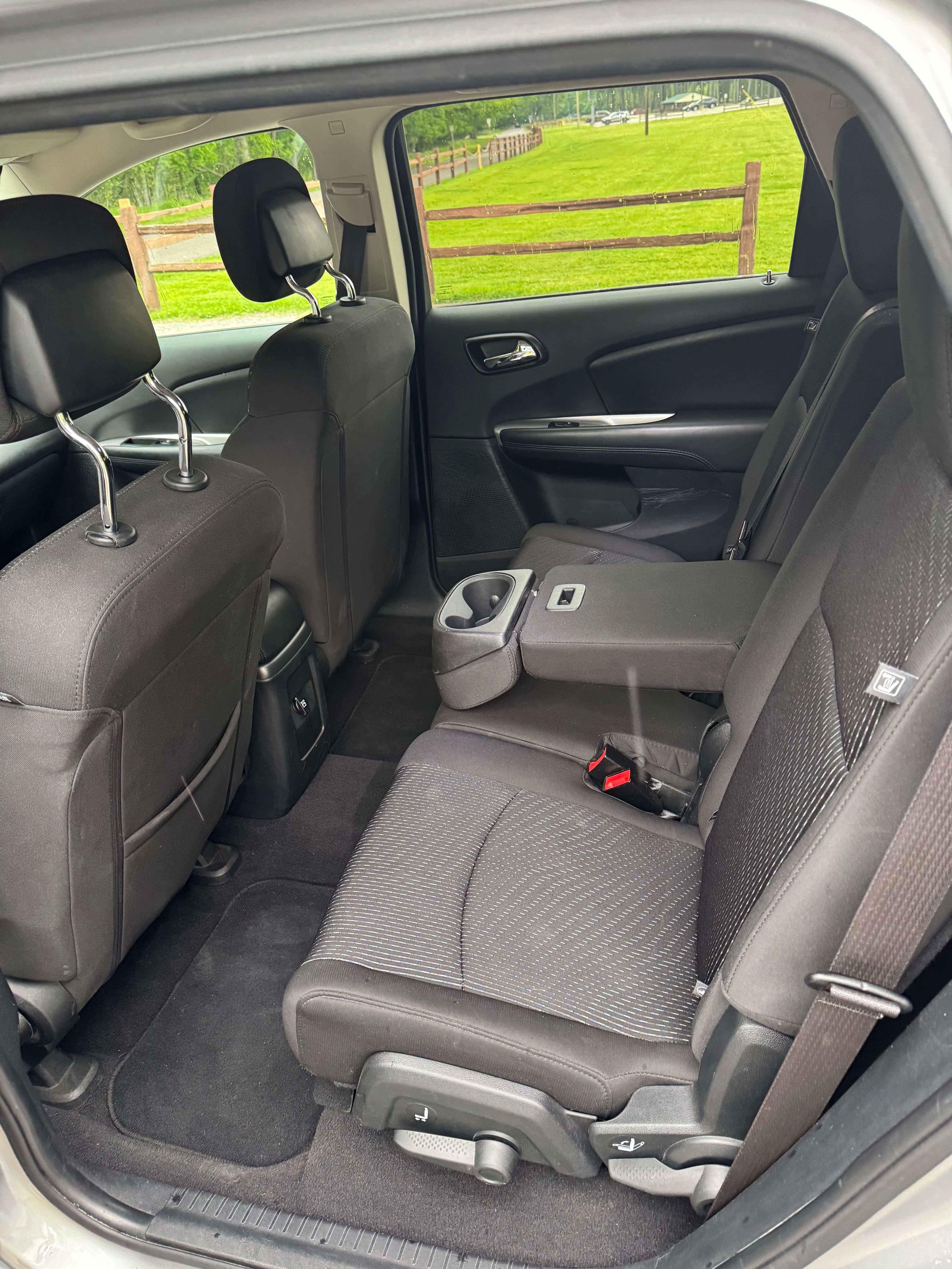 Used 2017 Dodge Journey Crossroad FWD image 9