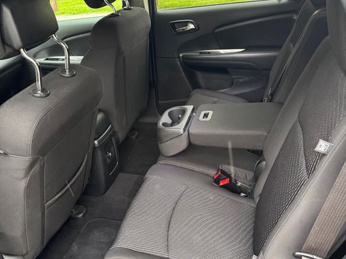 Used 2017 Dodge Journey Crossroad FWD image 9