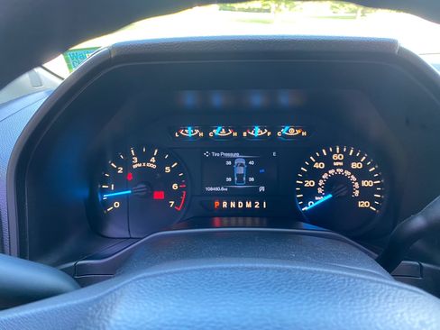 Used 2015 Ford F150 XL w/ Equipment Group 101A Mid AWD/4WD image 16