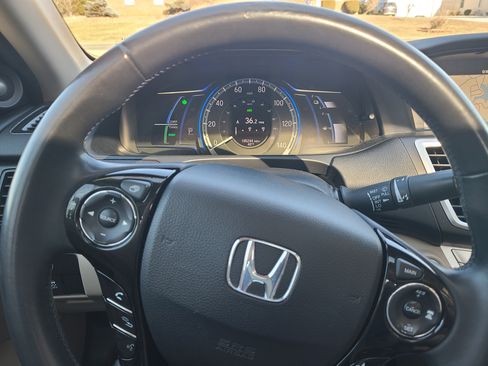 Used 2015 Honda Accord Touring image 9