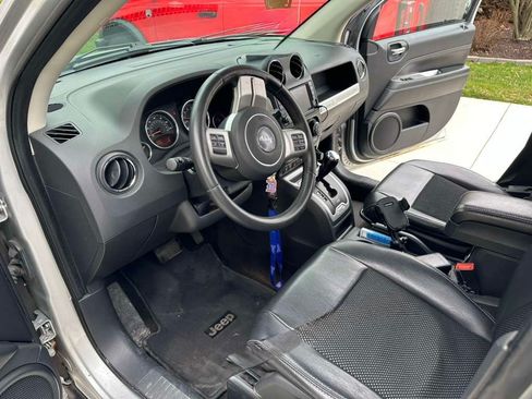Used 2014 Jeep Compass Latitude image 5