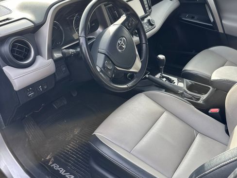 Used 2016 Toyota RAV4 Limited image 17