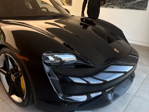 Used 2020 Porsche Taycan Turbo S image 10