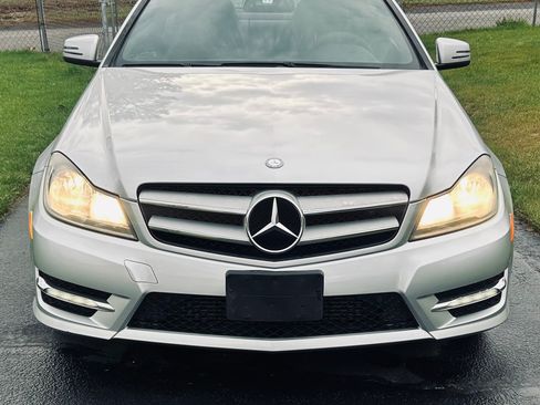 Used 2012 Mercedes-Benz C 250 C 250 Coupe 2D image 2