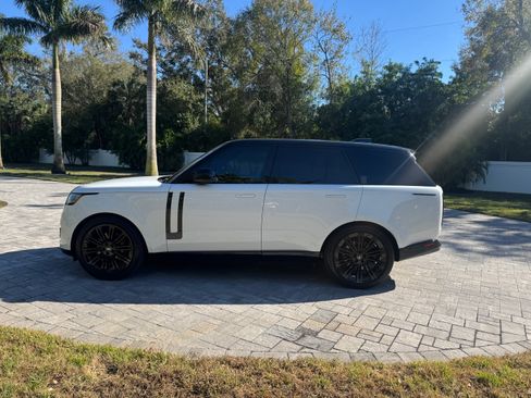 Used 2023 Land Rover Range Rover SE image 9