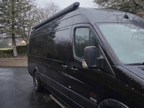 Used 2015 Mercedes-Benz Sprinter 3500 image 4