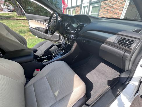 Used 2016 Honda Accord EX image 10