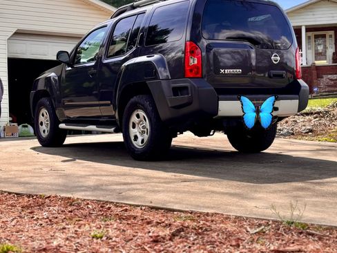 Used 2015 Nissan Xterra X w/ Nevada Tow Package image 2