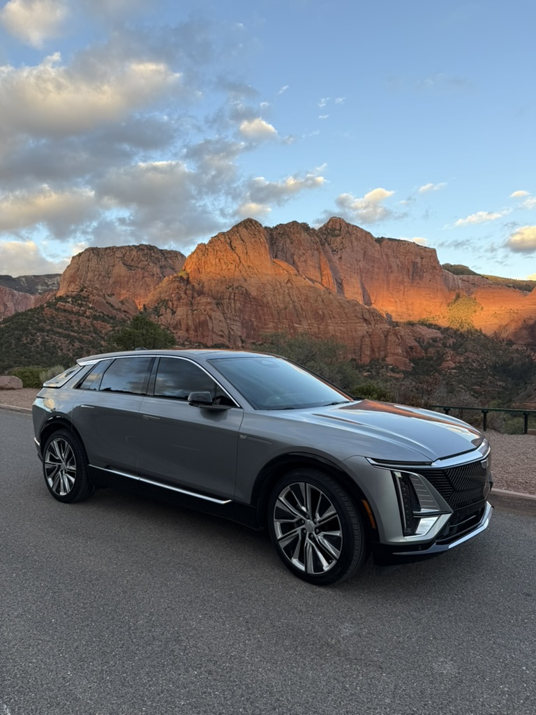 Used 2024 Cadillac Lyriq Luxury w/ LPO, Floor Liner Package AWD/4WD image 11