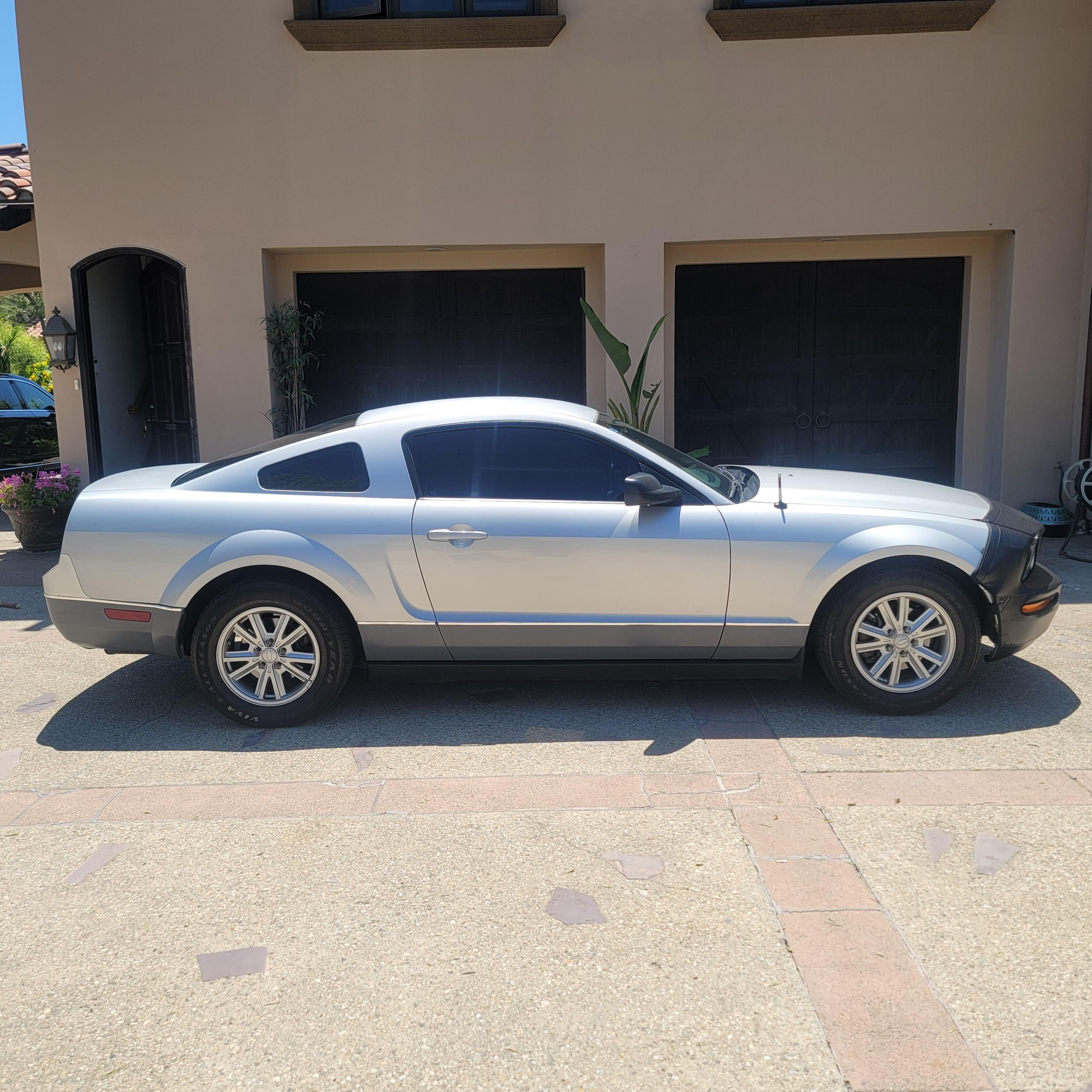 Used 2005 Ford Mustang Coupe RWD image 5
