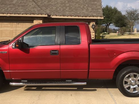 Used 2010 Ford F150 XLT image 2