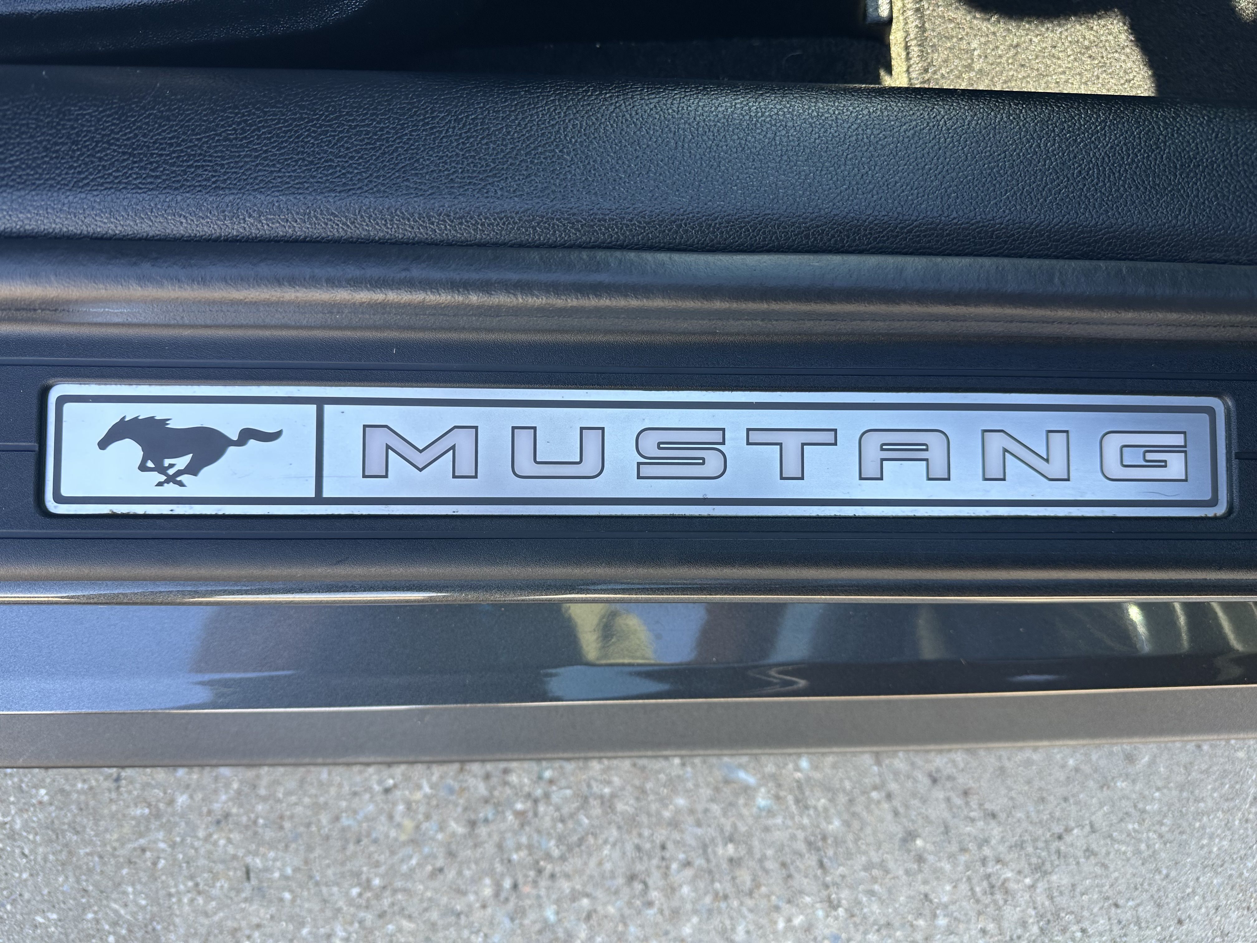 Used 2016 Ford Mustang Premium RWD image 22