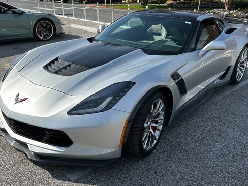 Used 2019 Chevrolet Corvette Z06 image 2