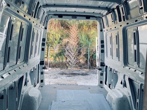 Used 2012 Mercedes-Benz Sprinter 2500 image 15