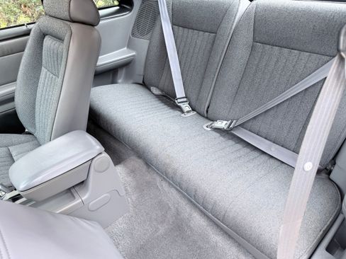 Used 1993 Ford Mustang LX image 13