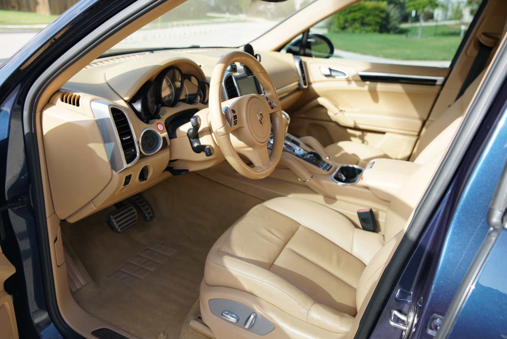 Used 2011 Porsche Cayenne S AWD/4WD image 17