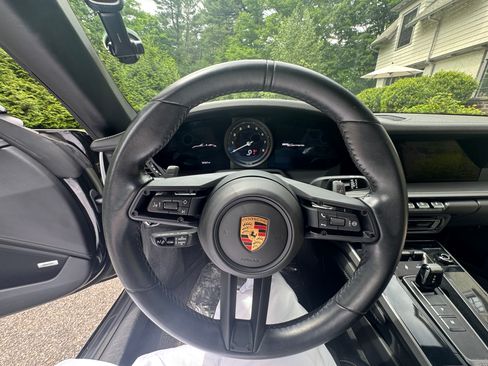 Used 2024 Porsche 911 Carrera image 10