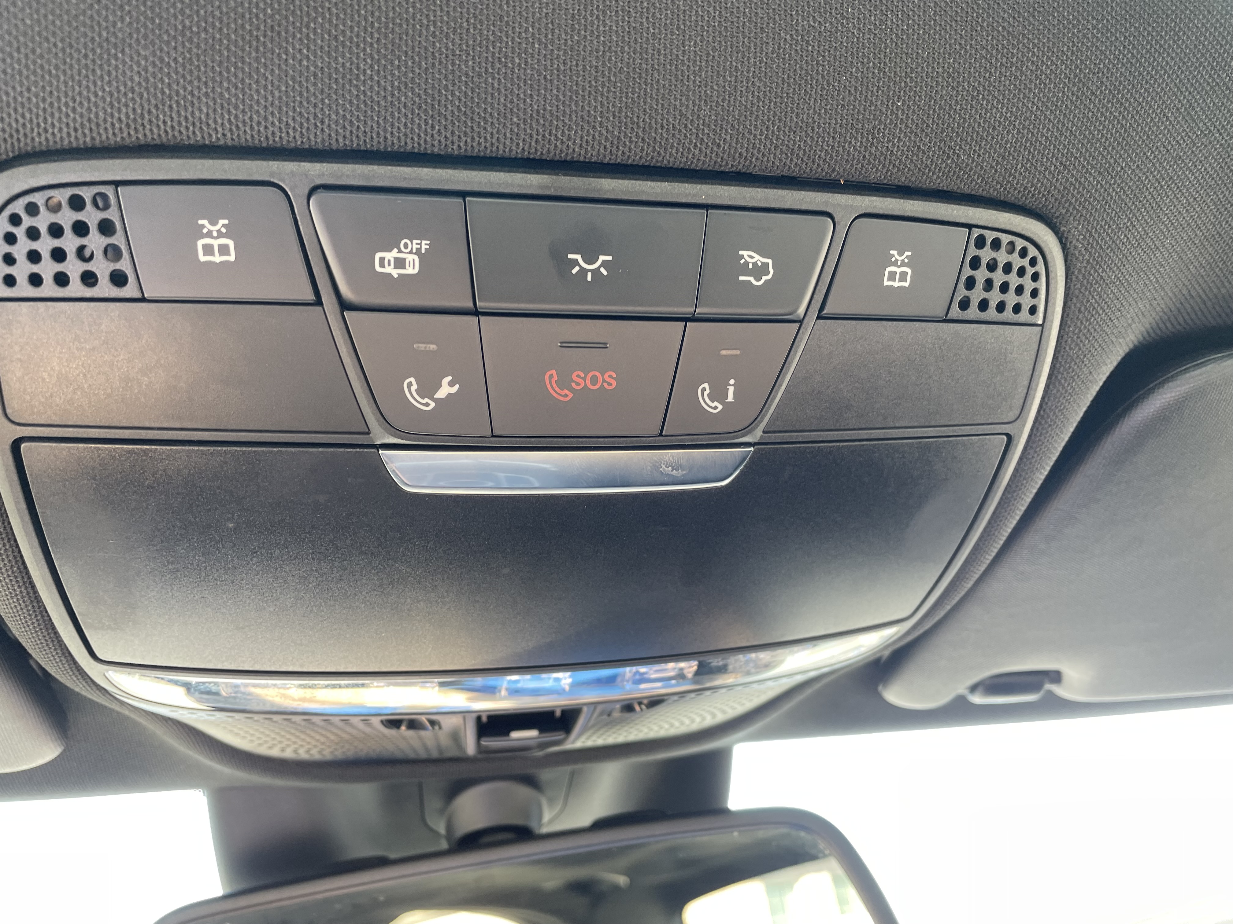 Used 2017 Mercedes-Benz C 300 4MATIC Sedan image 9