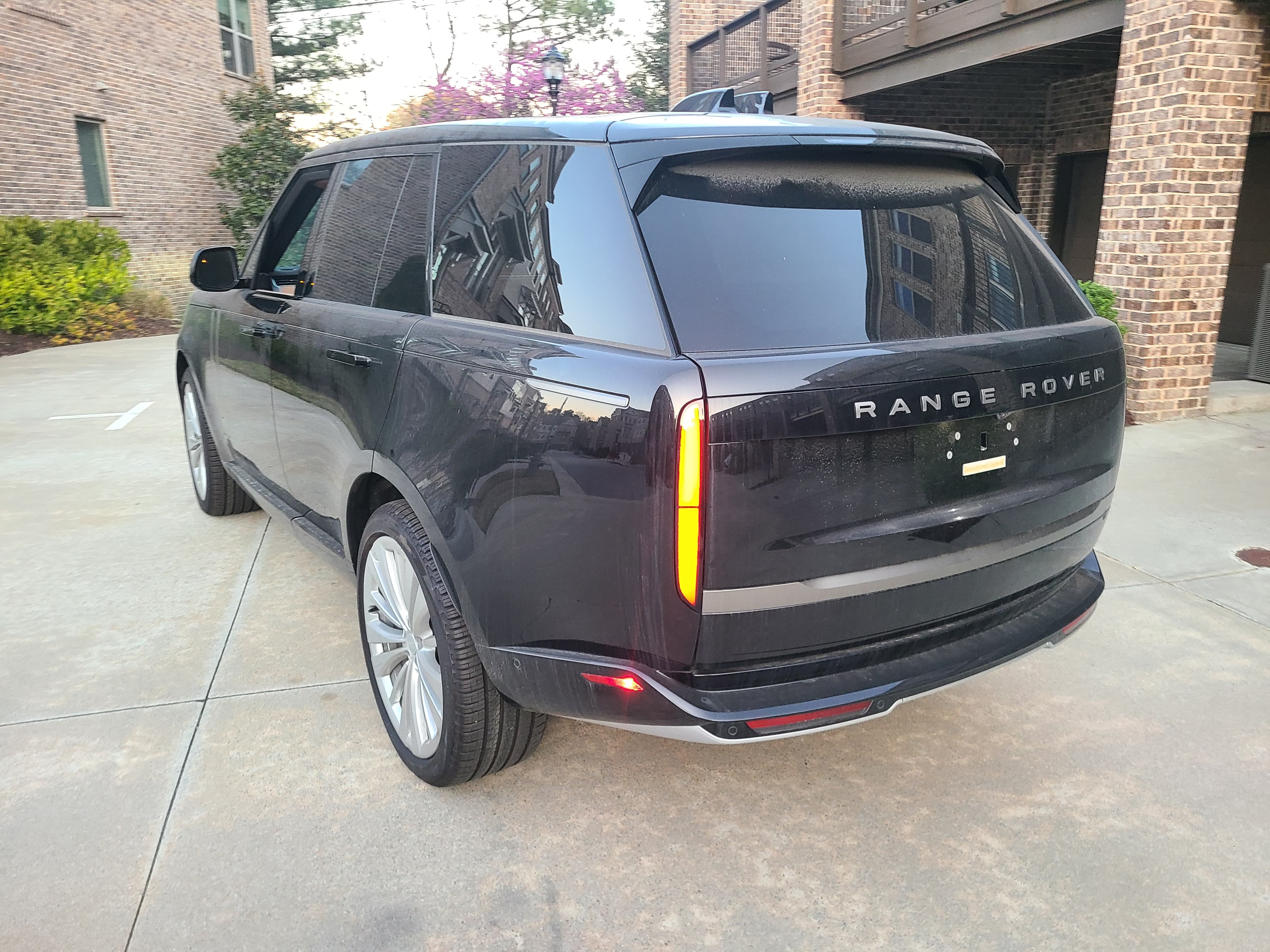 Used 2024 Land Rover Range Rover SE AWD/4WD image 6
