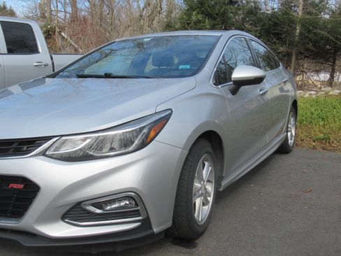 Used 2017 Chevrolet Cruze Premier w/ RS Package image 2