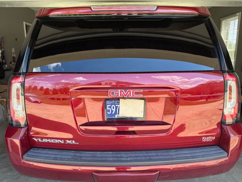 Used 2020 GMC Yukon XL SLT w/ Open Road Package image 5