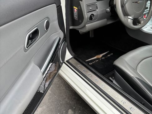 Used 2004 Chrysler Crossfire Coupe image 9