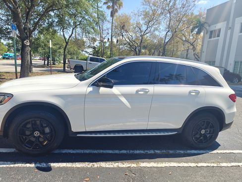 Used 2019 Mercedes-Benz GLC 300 4MATIC image 9