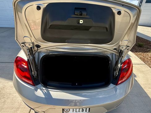 Used 2013 Volkswagen Beetle 2.5 FWD image 15