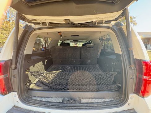 Used 2019 Chevrolet Suburban LT image 15