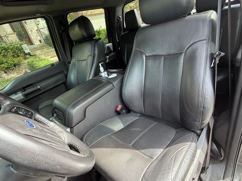 Used 2016 Ford F250 Lariat w/ Lariat Ultimate Package AWD/4WD image 4