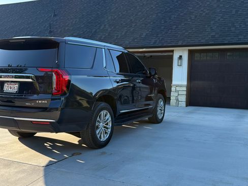 Used 2024 GMC Yukon SLT w/ SLT Luxury Package RWD image 4