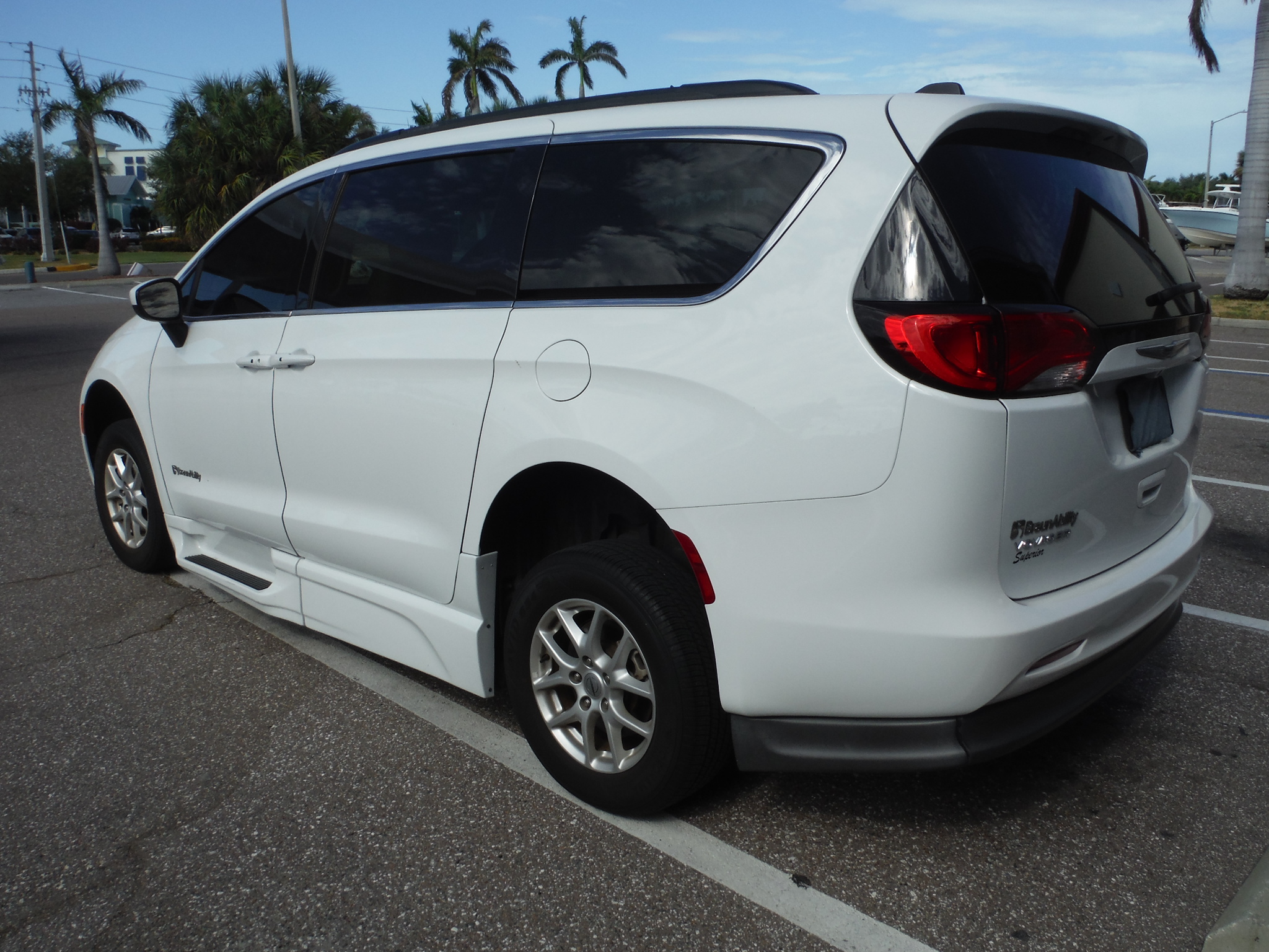 Used 2021 Chrysler Voyager Lxi FWD image 5