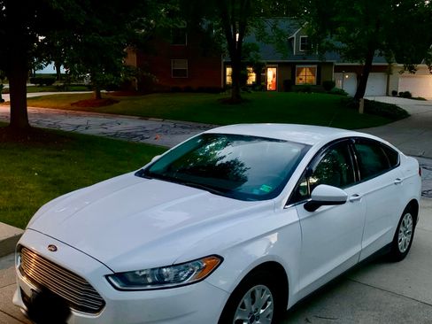 Used 2014 Ford Fusion S FWD image 1