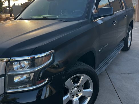 Used 2015 Chevrolet Suburban LT RWD image 2