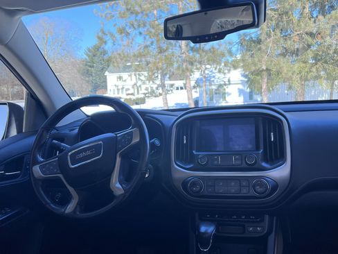 Used 2022 GMC Canyon Denali image 11