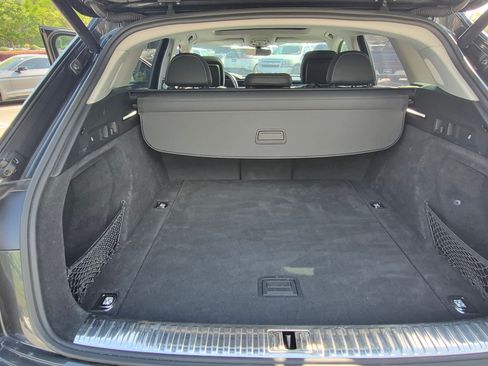 Used 2019 Audi e-tron Prestige image 19