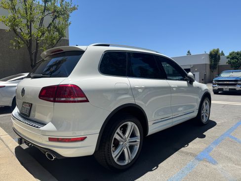 Used 2014 Volkswagen Touareg TDI AWD/4WD image 5