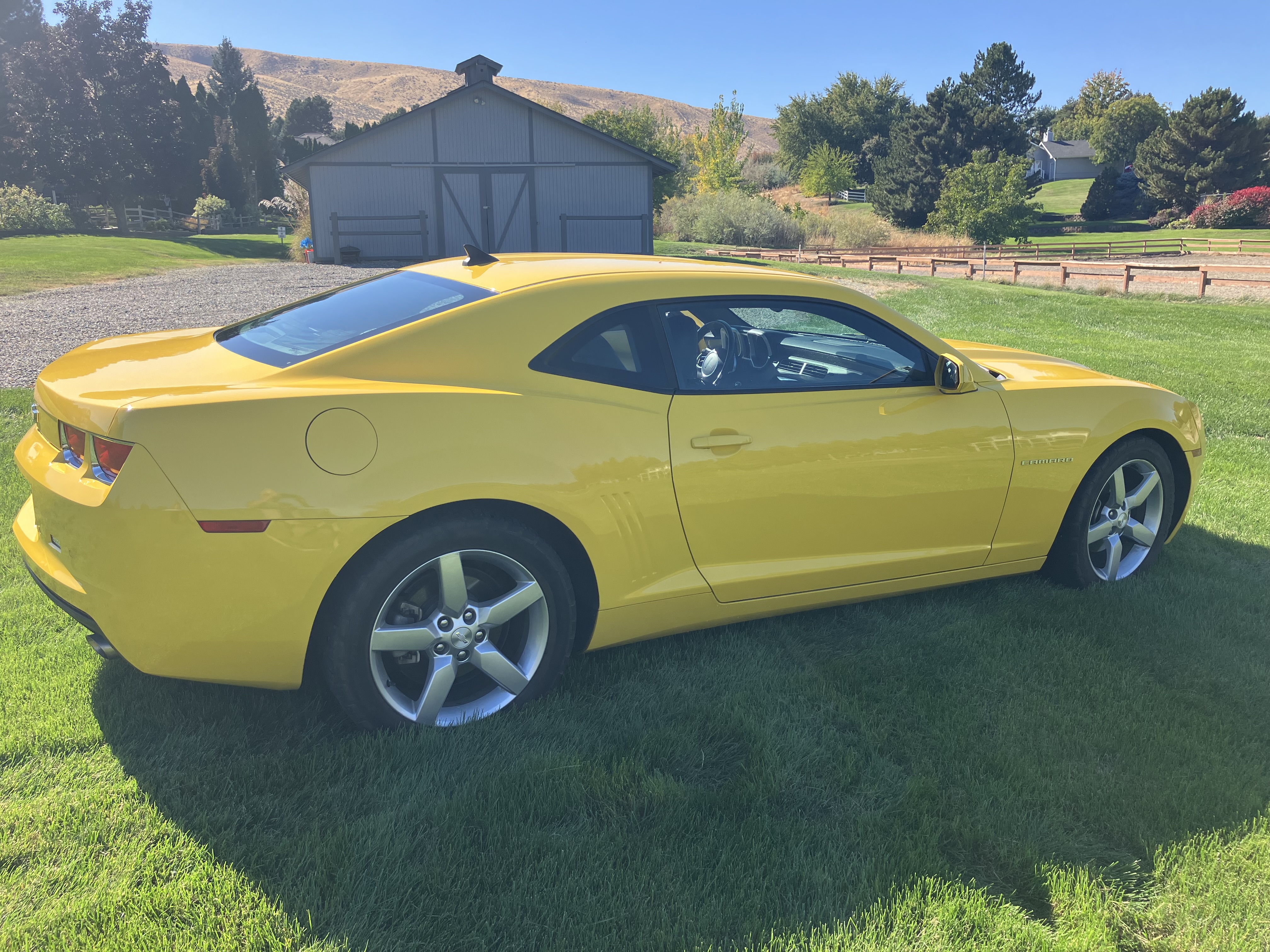 Used 2011 Chevrolet Camaro LT RWD image 14
