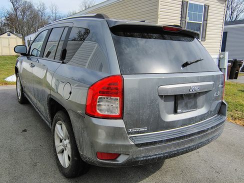 Used 2012 Jeep Compass Sport image 2