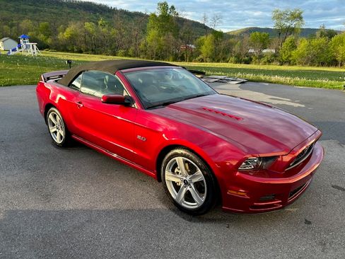 Used 2014 Ford Mustang GT Premium w/ Comfort Package RWD image 1