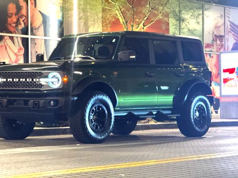 Used 2023 Ford Bronco Badlands w/ Sasquatch Package image 2