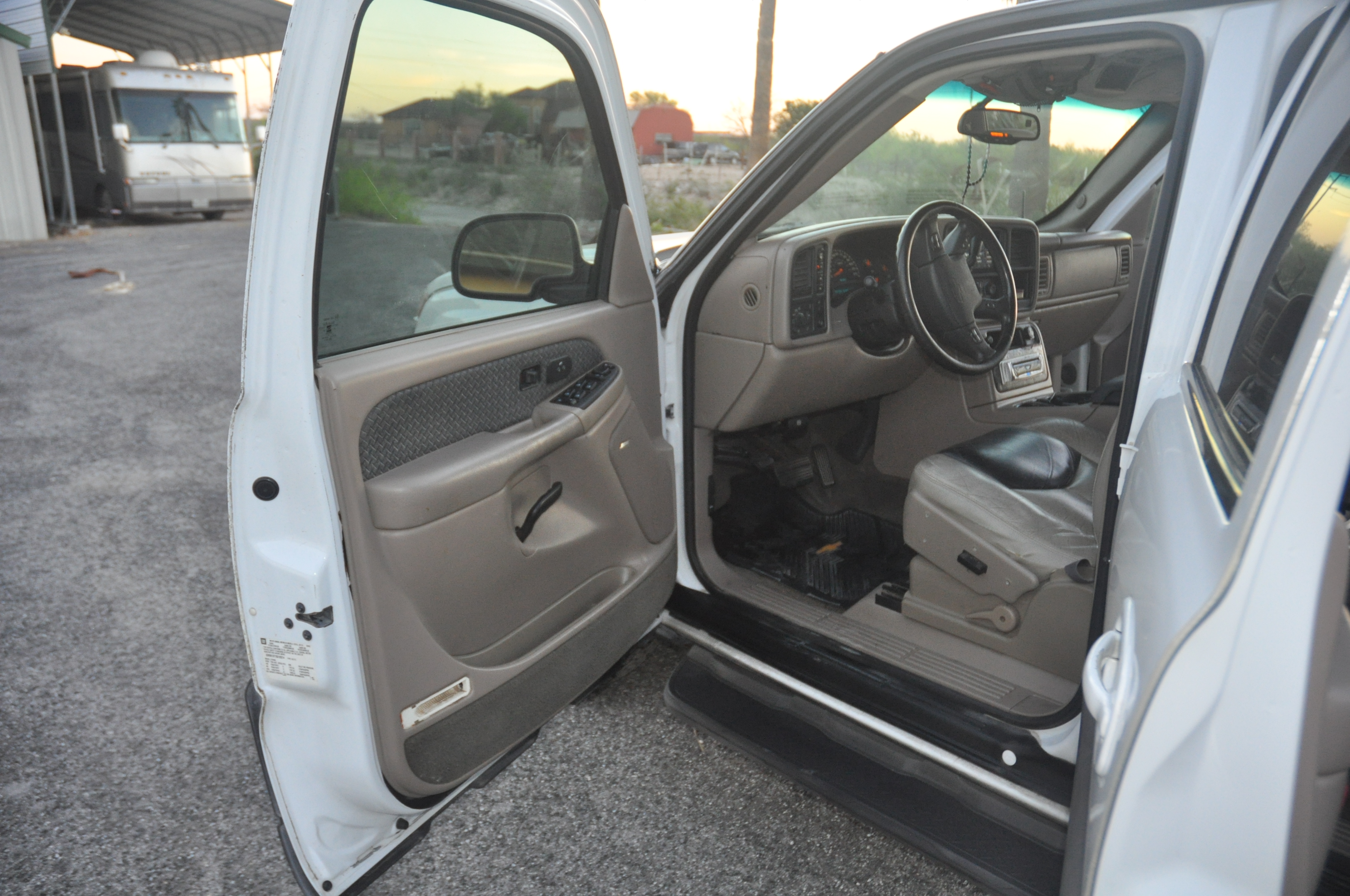 Used 2003 Chevrolet Avalanche 4x4 w/ Suspension Package, Off-Road image 26