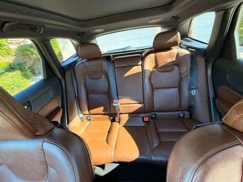 Used 2023 Volvo XC60 B5 Plus w/ Climate Package image 15